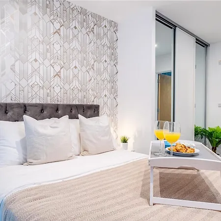 Pluxa Creme Opulence 5 Star Beautiful High End In Centre Apartament